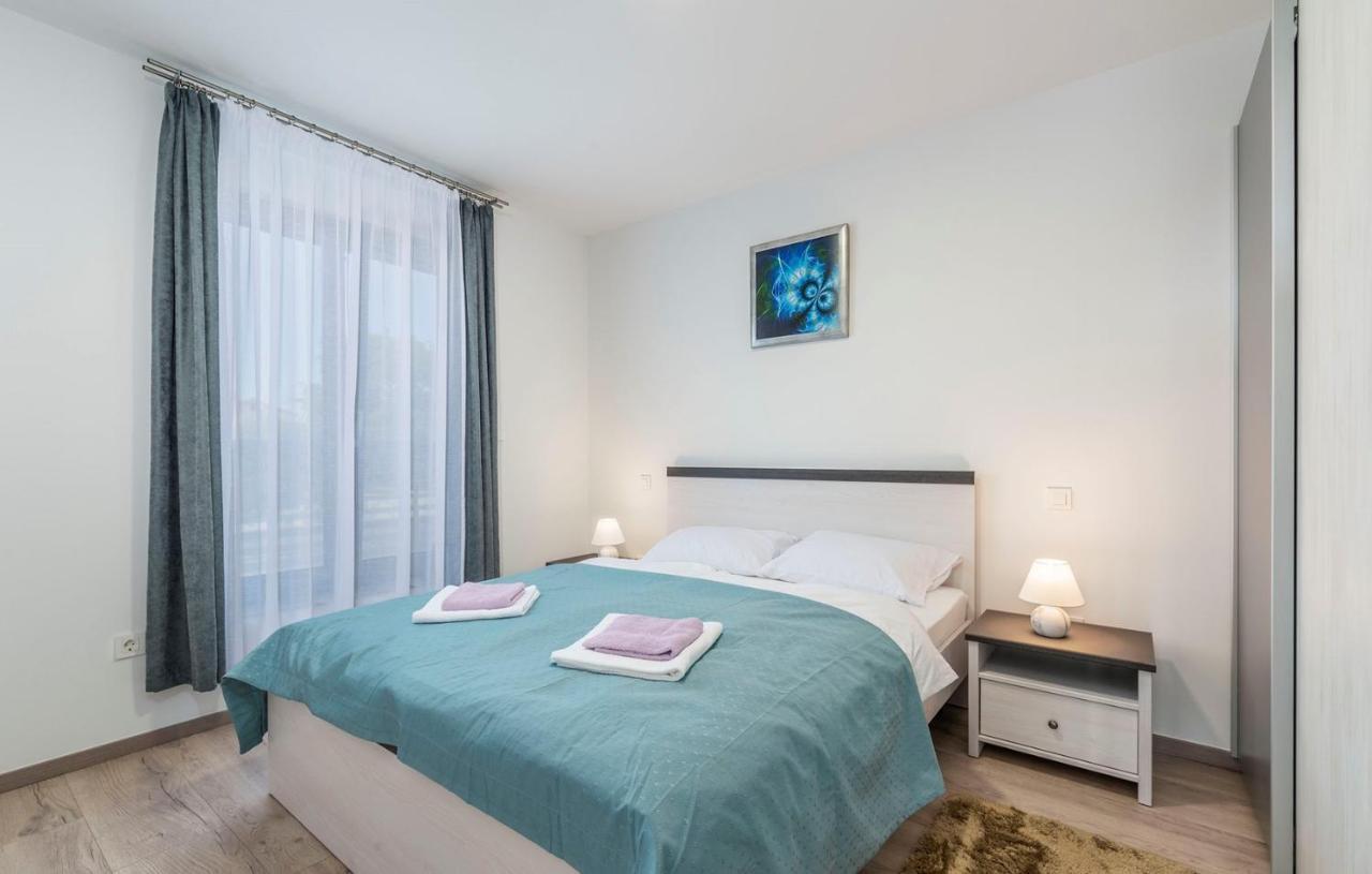 Apart Residence Blue Sea Пореч Екстериор снимка