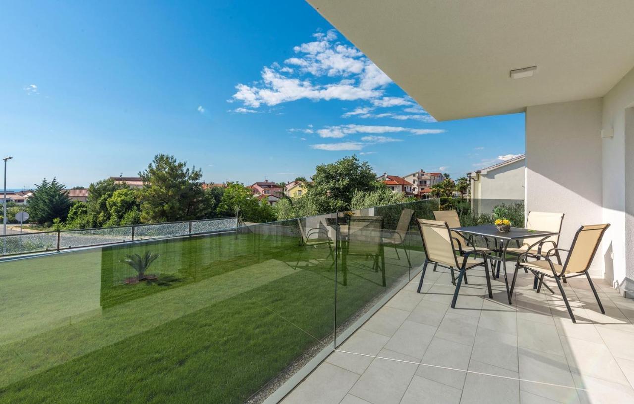 Apart Residence Blue Sea Пореч Екстериор снимка