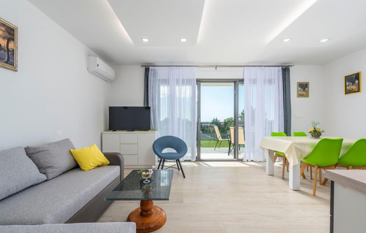 Apart Residence Blue Sea Пореч Екстериор снимка