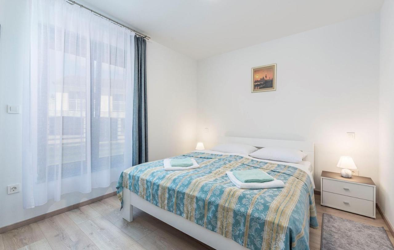 Apart Residence Blue Sea Пореч Екстериор снимка