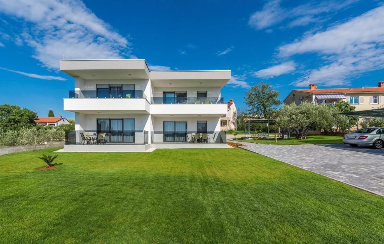 Apart Residence Blue Sea Пореч Екстериор снимка