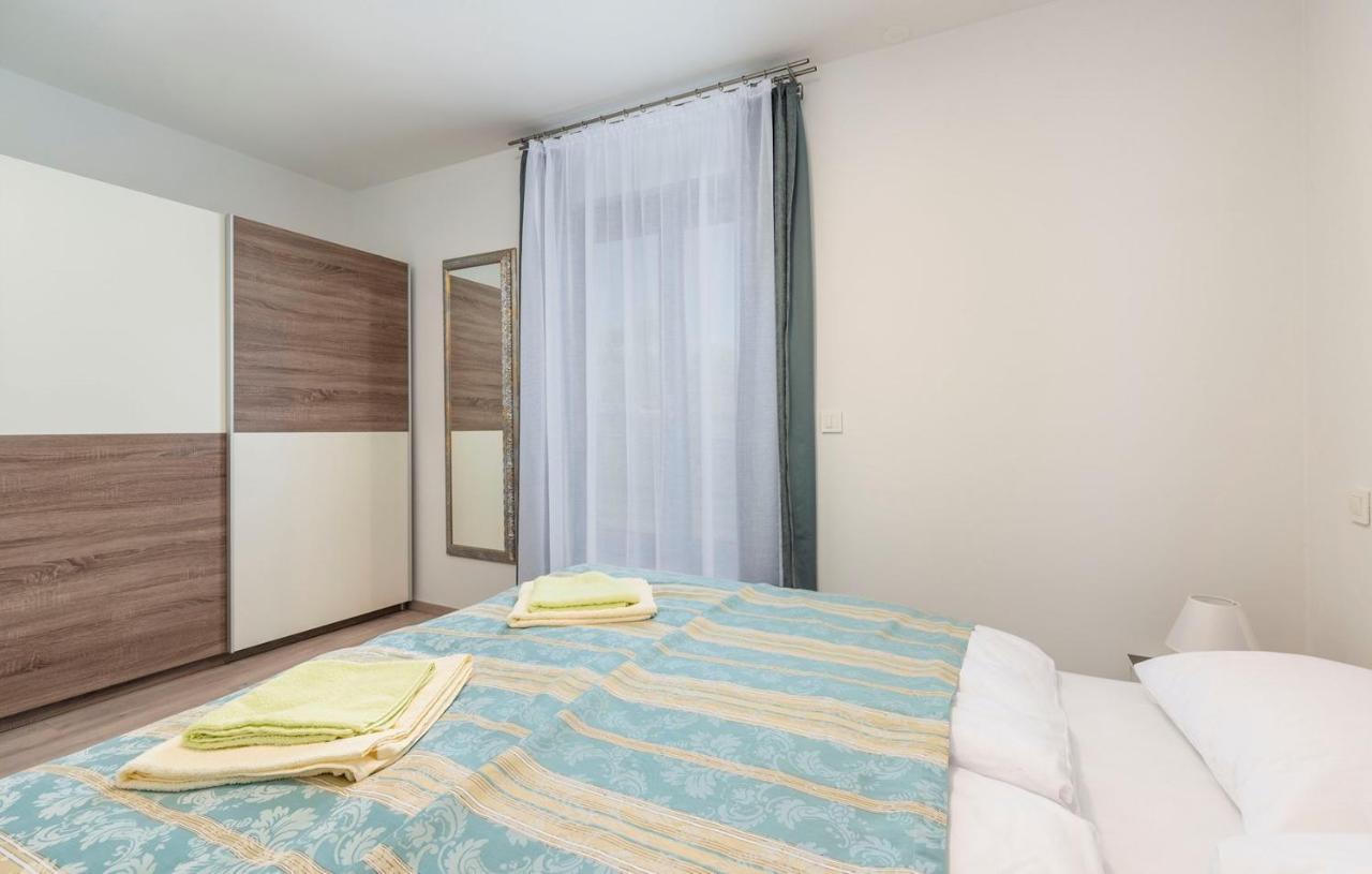 Apart Residence Blue Sea Пореч Екстериор снимка