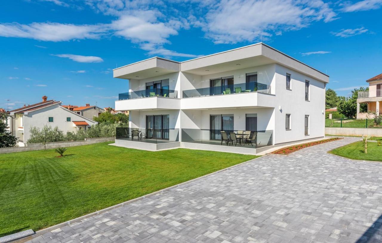 Apart Residence Blue Sea Пореч Екстериор снимка