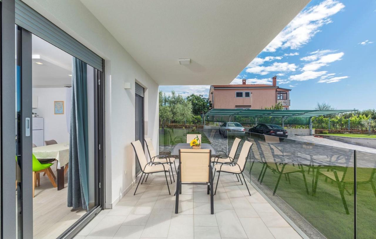 Apart Residence Blue Sea Пореч Екстериор снимка