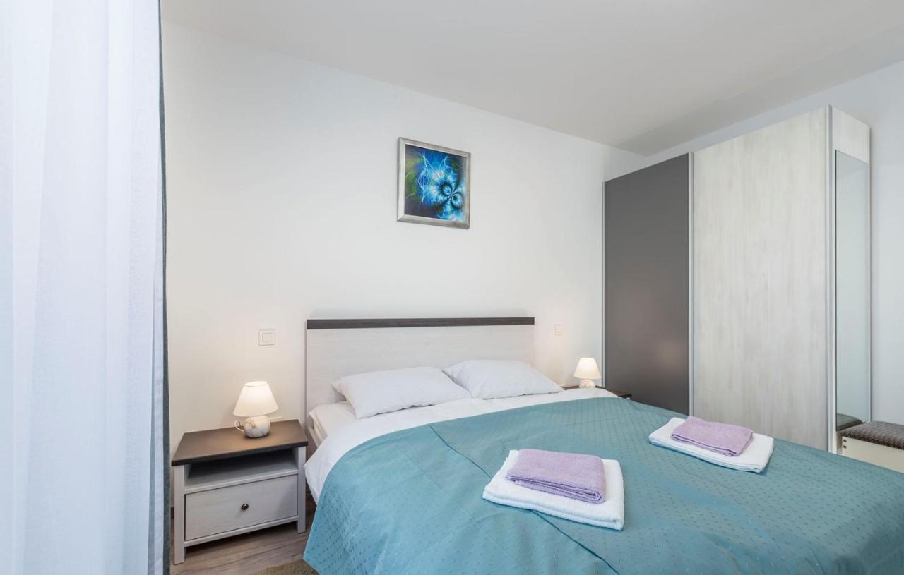 Apart Residence Blue Sea Пореч Екстериор снимка